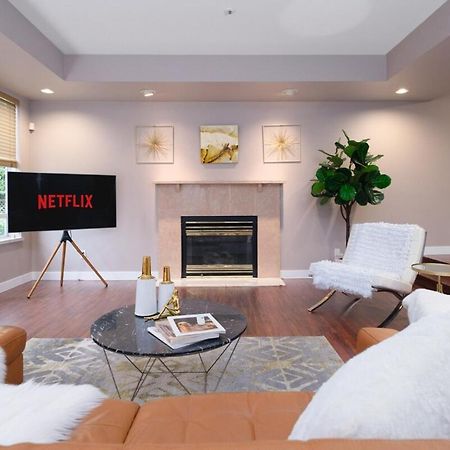 Spacious 4Br W Ensuites Mins To Downtown Yvr Ubc فانكوفر المظهر الخارجي الصورة