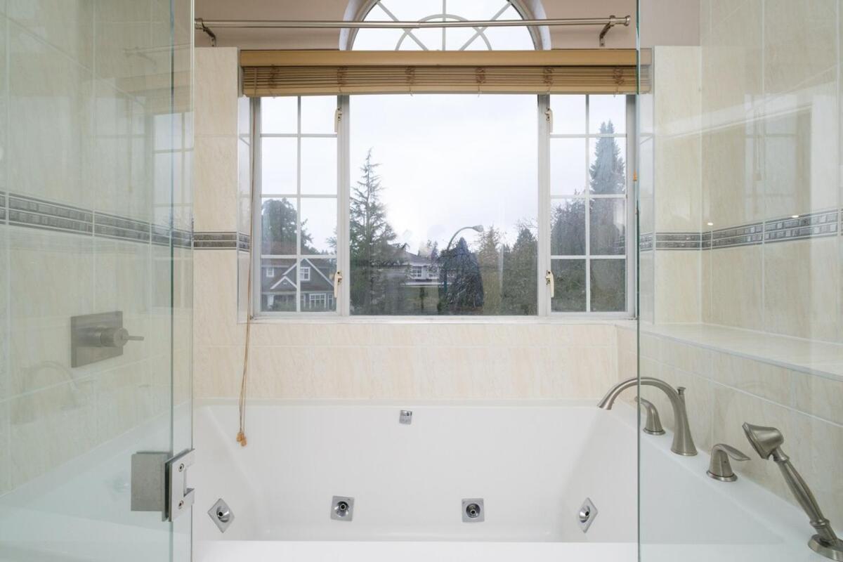 Spacious 4Br W Ensuites Mins To Downtown Yvr Ubc فانكوفر المظهر الخارجي الصورة