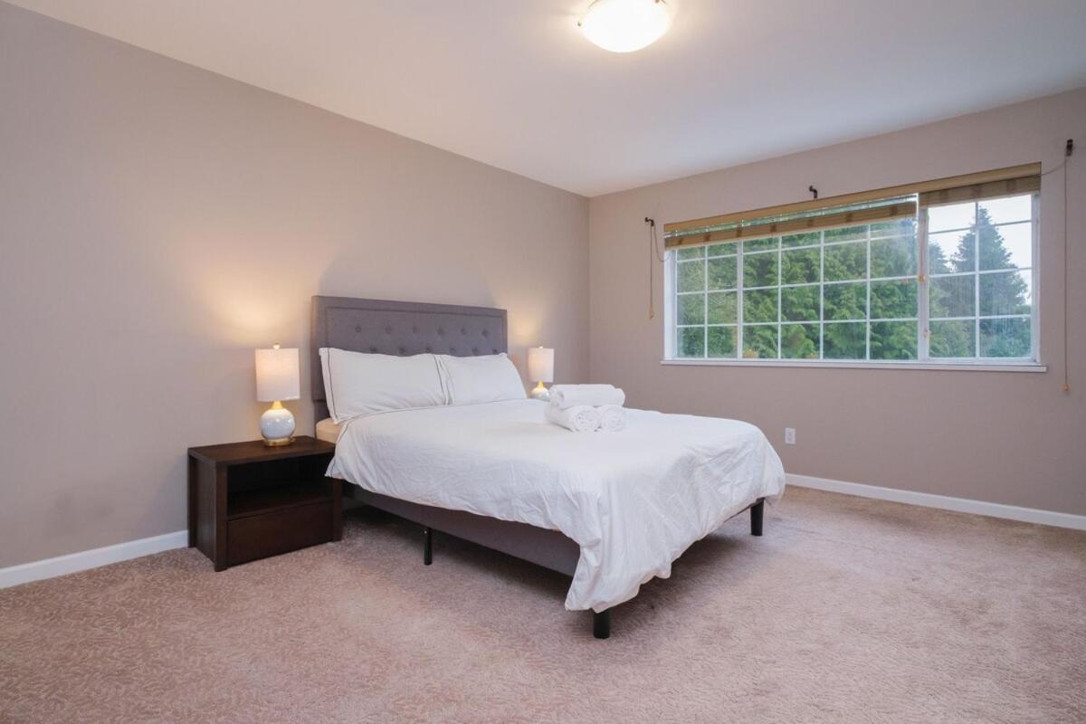 Spacious 4Br W Ensuites Mins To Downtown Yvr Ubc فانكوفر المظهر الخارجي الصورة