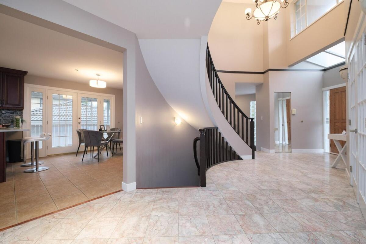 Spacious 4Br W Ensuites Mins To Downtown Yvr Ubc فانكوفر المظهر الخارجي الصورة