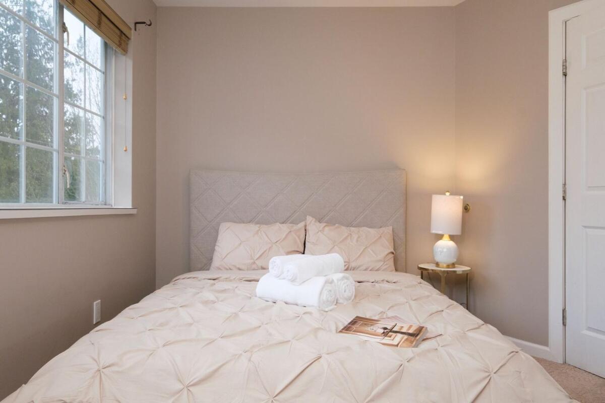 Spacious 4Br W Ensuites Mins To Downtown Yvr Ubc فانكوفر المظهر الخارجي الصورة