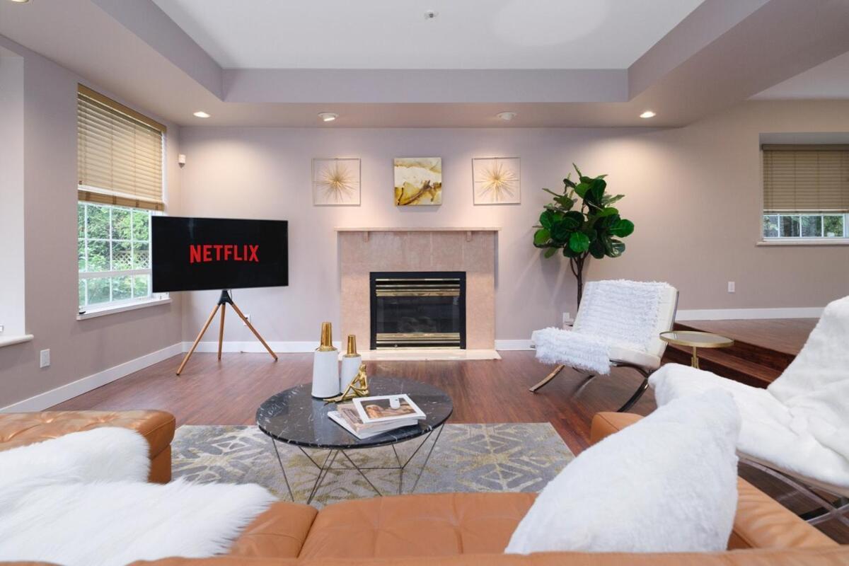 Spacious 4Br W Ensuites Mins To Downtown Yvr Ubc فانكوفر المظهر الخارجي الصورة